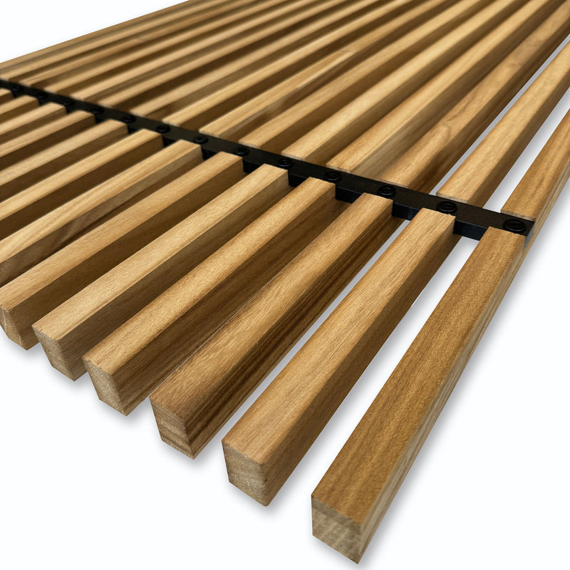 Hardwood Slat Wall & Fence Cladding – Oak Finish – 2700mm x 545mm
