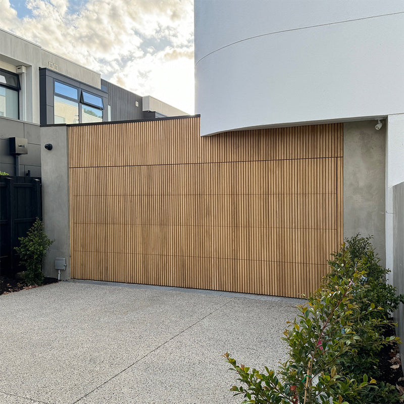 Solid Oak Slat Wall and Ceiling Cladding – 2700mm x 560mm | Indoor & Outdoor Use