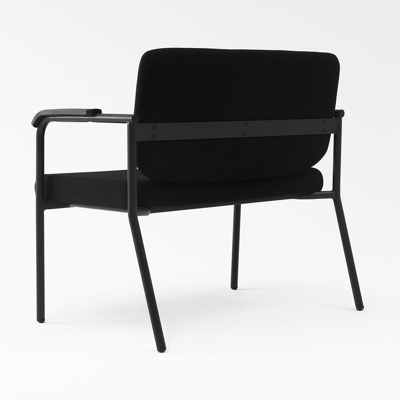 Endura Max Bariatric Chair side view showing steel four-leg frame